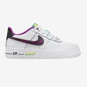 Nike Air Force 1 LV8